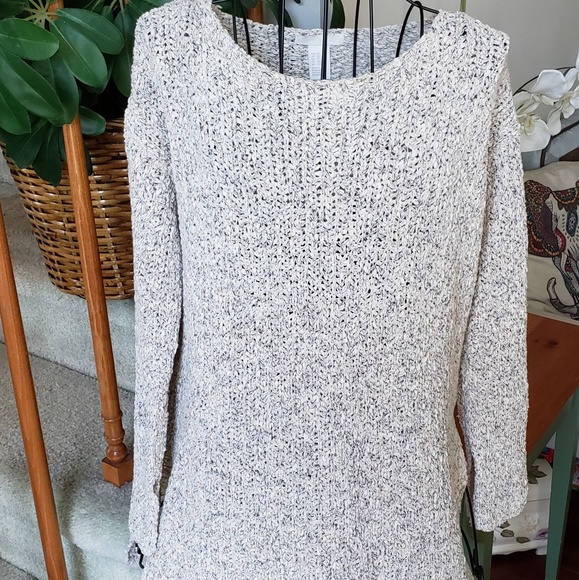 🌷Crew neck cozy knit sweater soft beige size xs - Picture 2 of 7